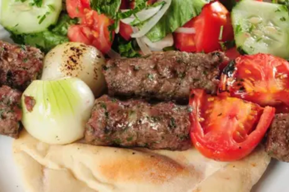 Kafta assada no forno bem temperada, é uma receita de origem persa, muito gostosa e fácil de fazer