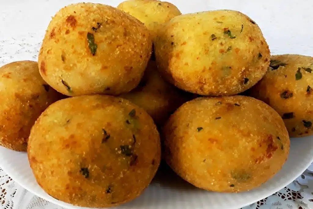 Bolinho de batata do sítio uma delícia muito prática de fazer, receita que minha avó fazia