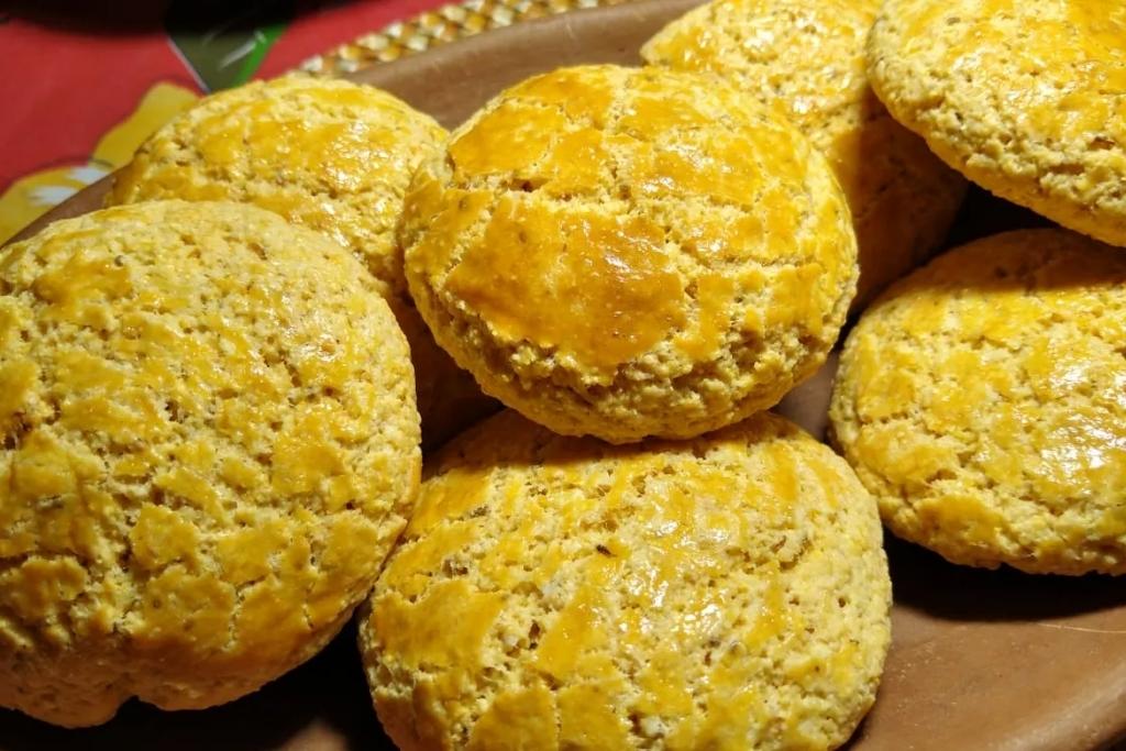 Broa de milho da tia Laura, eu particularmente amo fazer essa receita, sem contar que é fácil