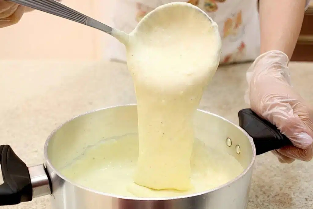 Molho branco caseiro para macarrão, lasanha e gratinados extremamente deliciosa e versátil