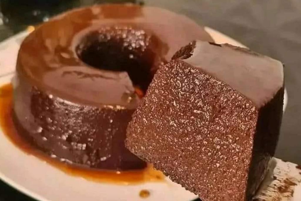 Pudim de chocolate cremoso, você precisa fazer e vai ver que nunca provou nada igual