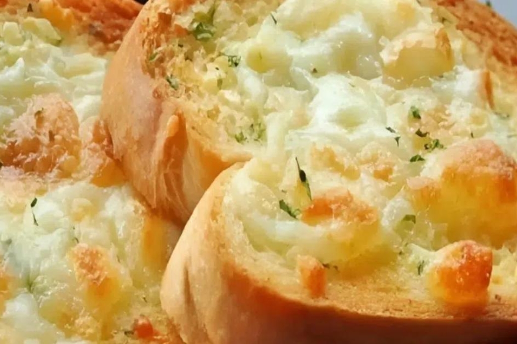 Torrada de alho com queijo assada na airfryer, delicia demais