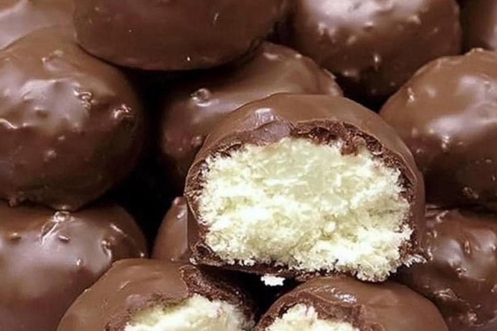 Delicia em cada mordida: receita de bolinhas de coco com chocolate